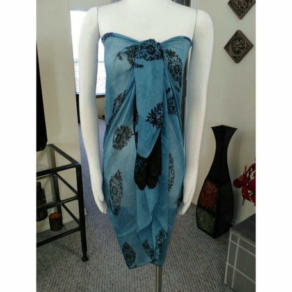 2 Sarongs